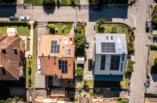 Moduli solari su tetti di abitazione private